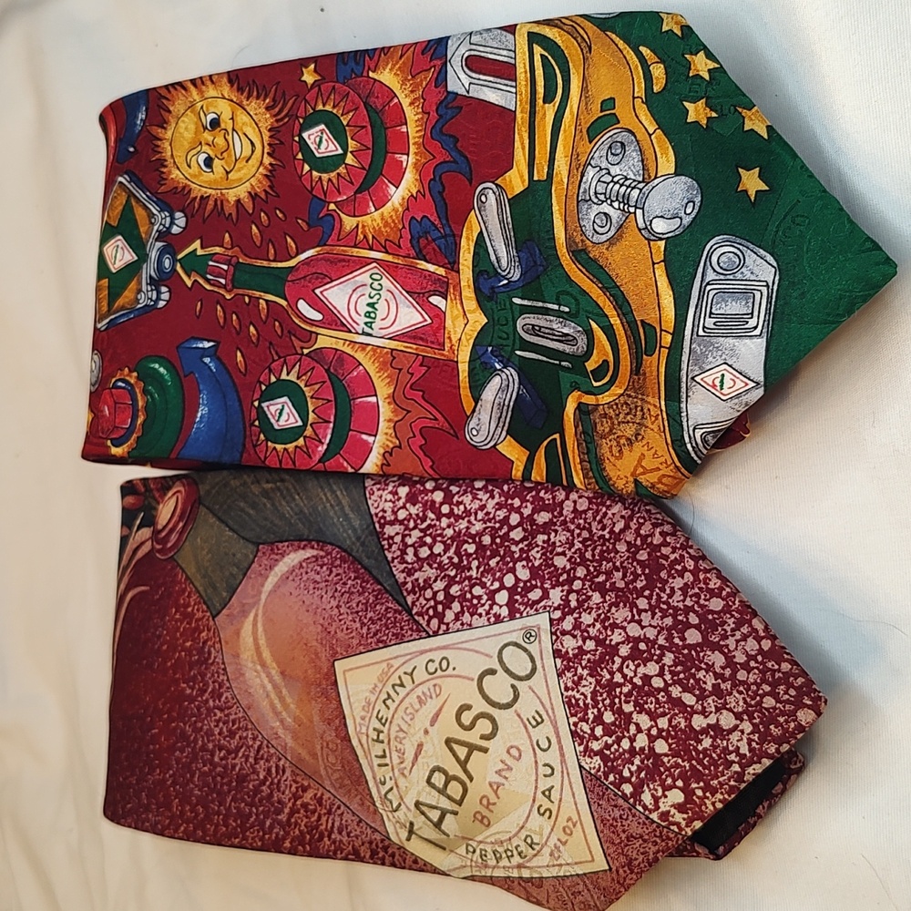 Tobacco tie lot x 2, pinball and oyster crackers
